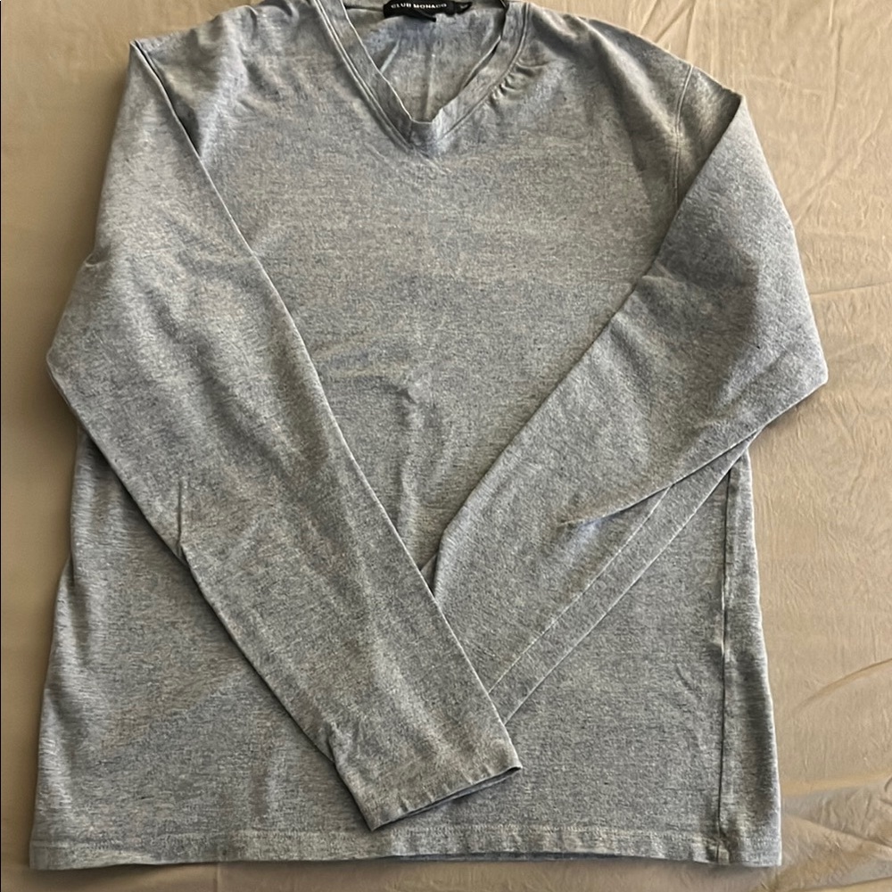Club Monaco Light Gray Long Sleeve Tee
